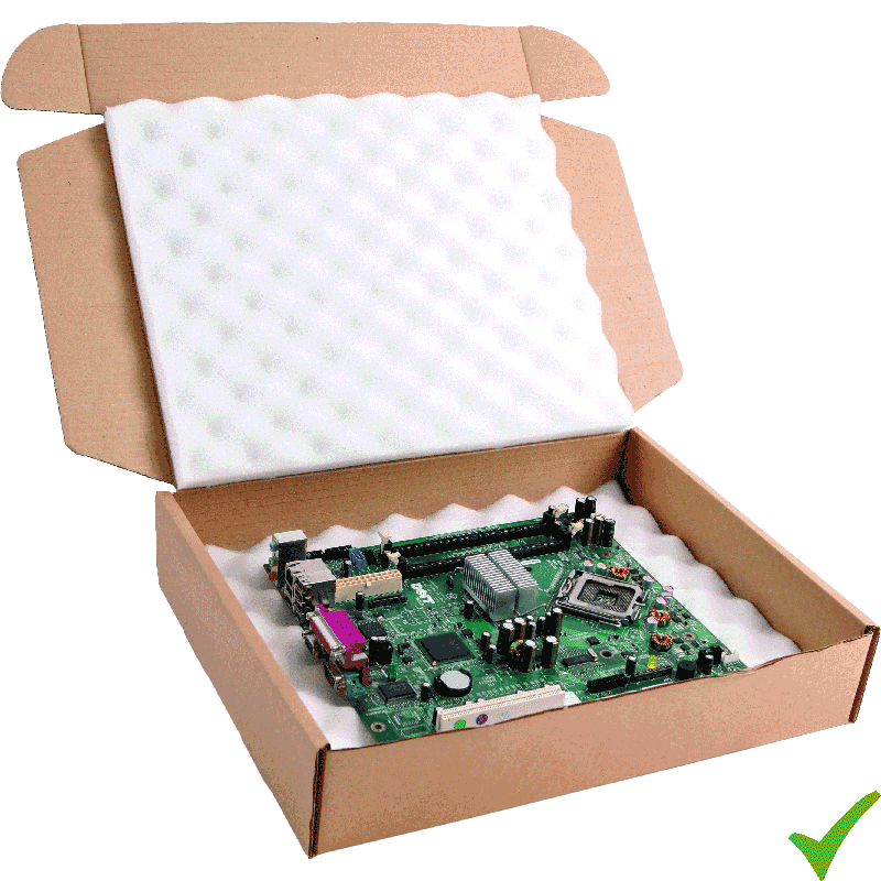 Scheda di un pc dentro la scatola adeguata