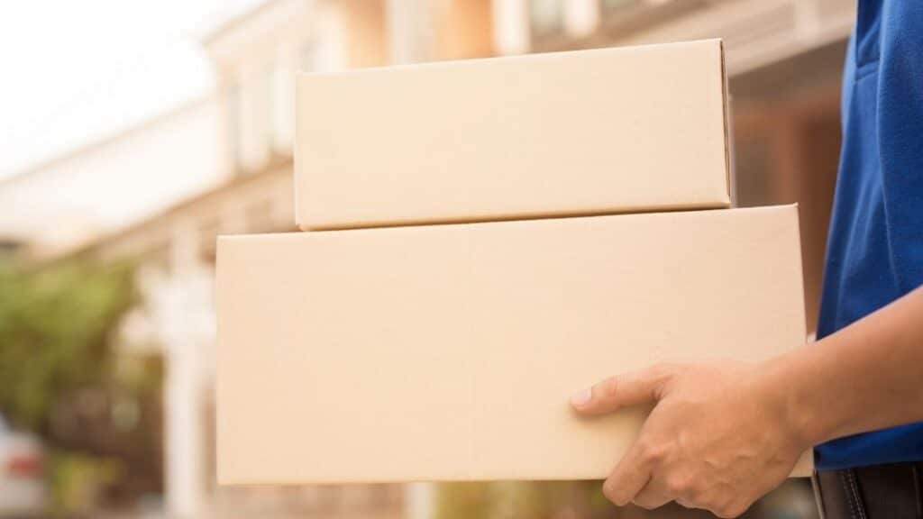 Ritiro di due pacchi da spedire in Europa